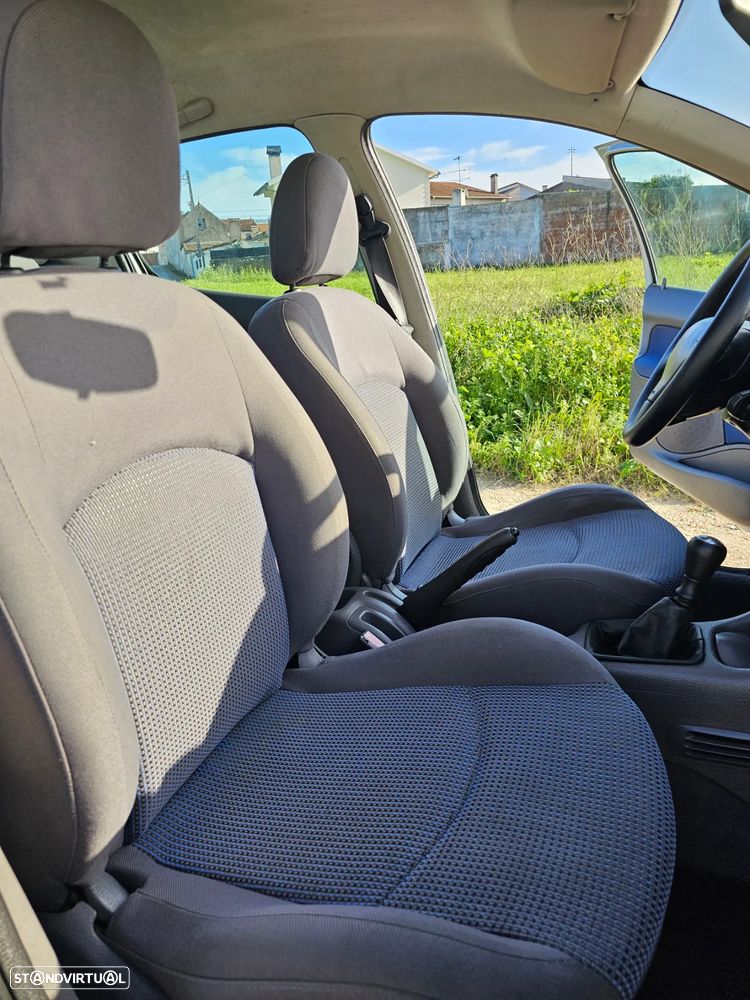 Peugeot 206 1.1 Color Line - 16