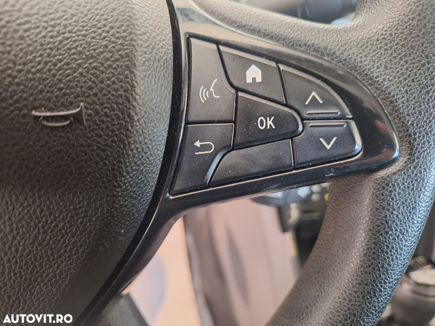 Dacia Logan TCe 90 Essential - 12