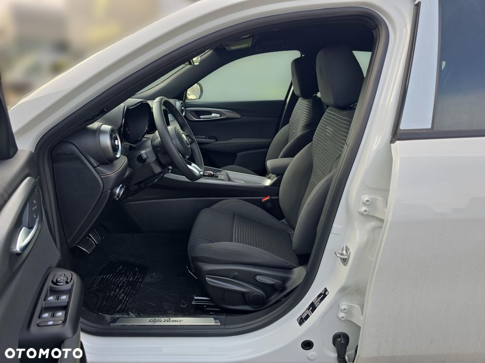 Alfa Romeo Tonale 1.5 T4 GSE mHEV Sprint DCT - 12