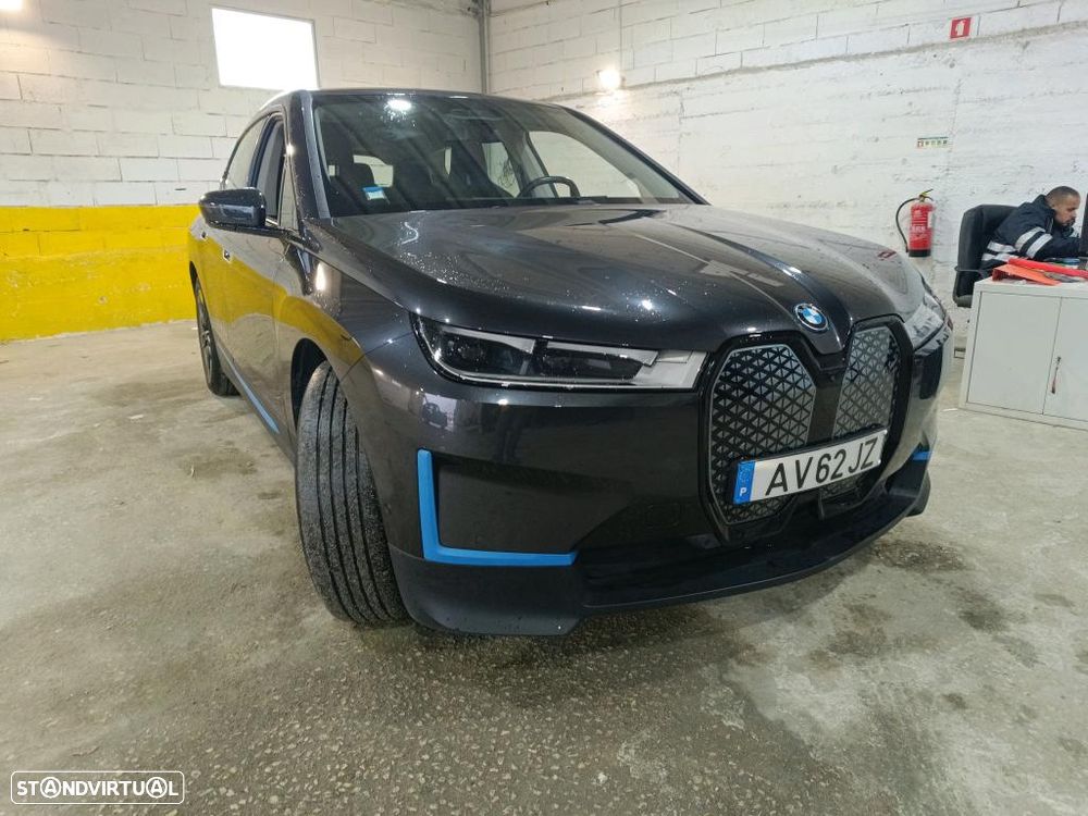 BMW iX xDrive 40 - 4
