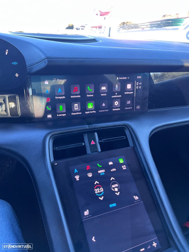 Porsche Taycan 4S - 15