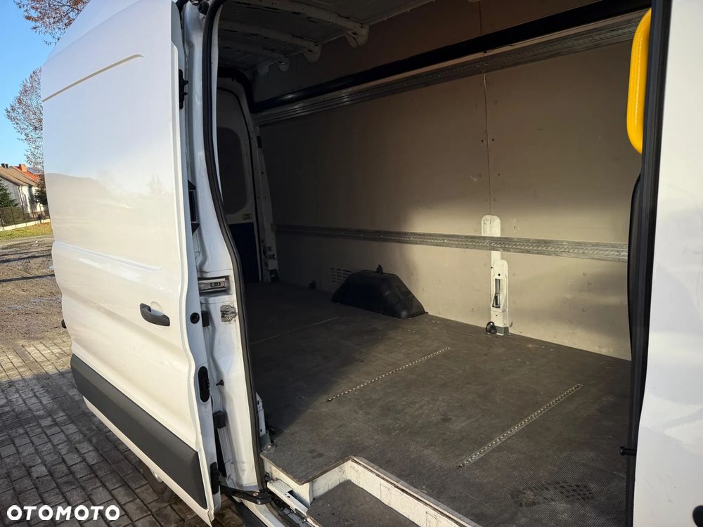 Ford Transit - 25
