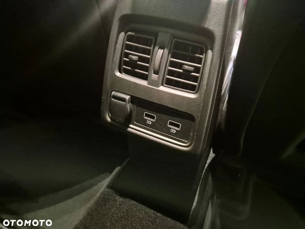 Renault Captur 1.3 TCe Intens EDC - 26