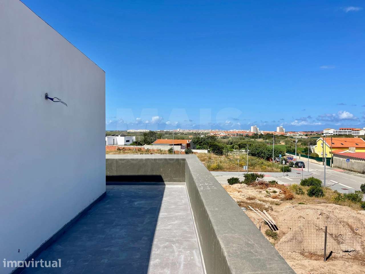 Moderna Moradia T3 Nova com Piscina em Ferrel — Conforto, Luz e Vid... - Grande imagem: 4/23