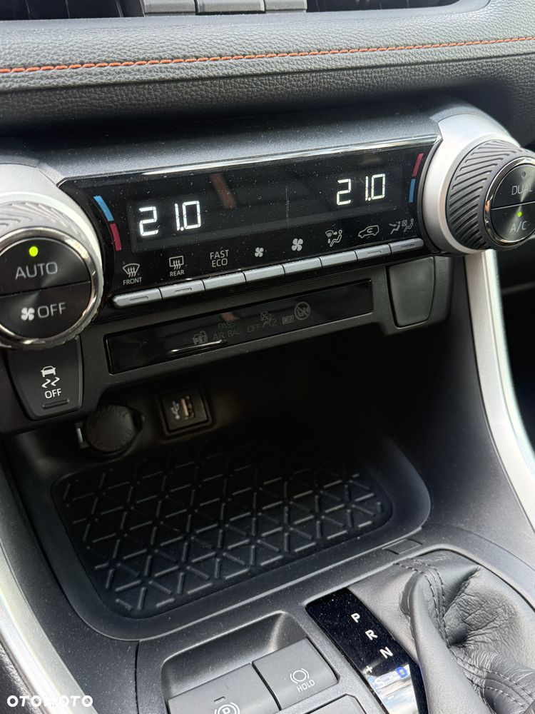 Toyota RAV4 - 14