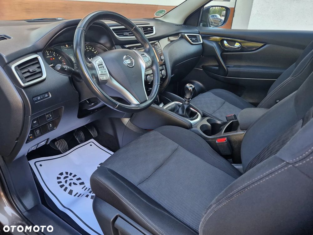 Nissan Qashqai - 25