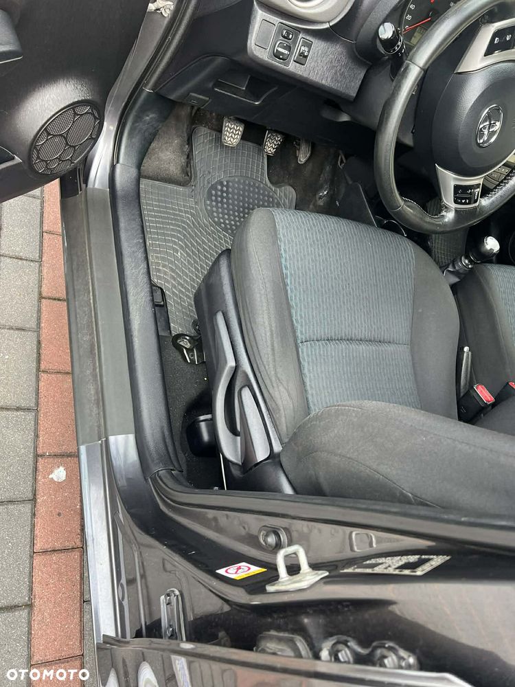 Toyota Yaris 1.33 Active - 12