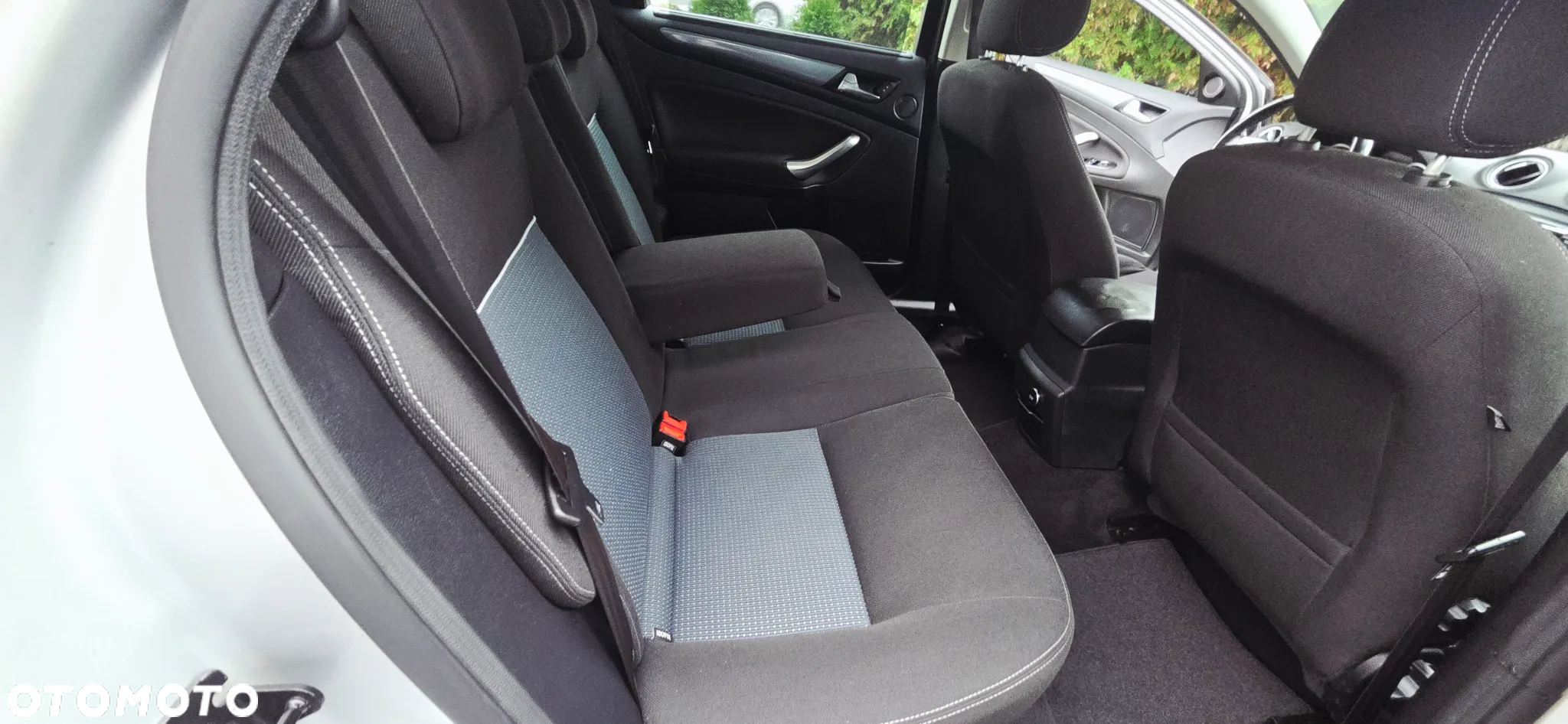 Ford Mondeo 2.0 TDCI Ghia - 35