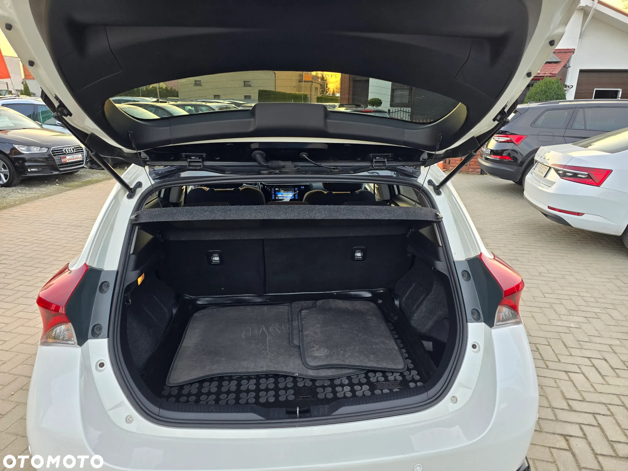 Toyota Auris - 19