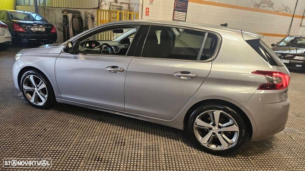 Peugeot 308 BlueHDi 130 Allure - 11