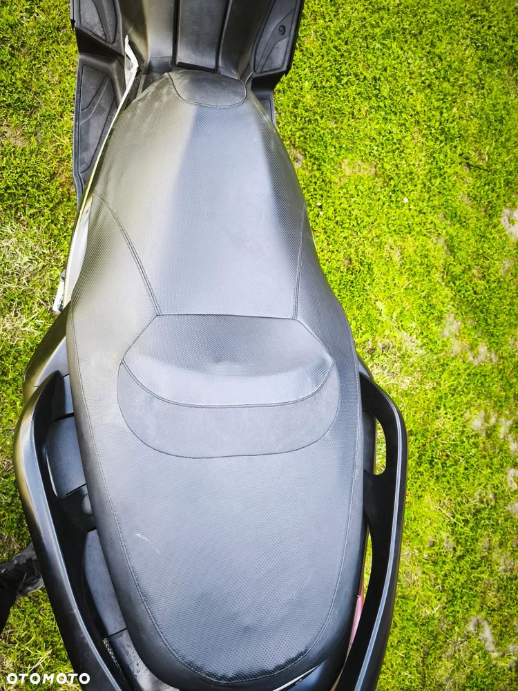 Yamaha X-max - 13