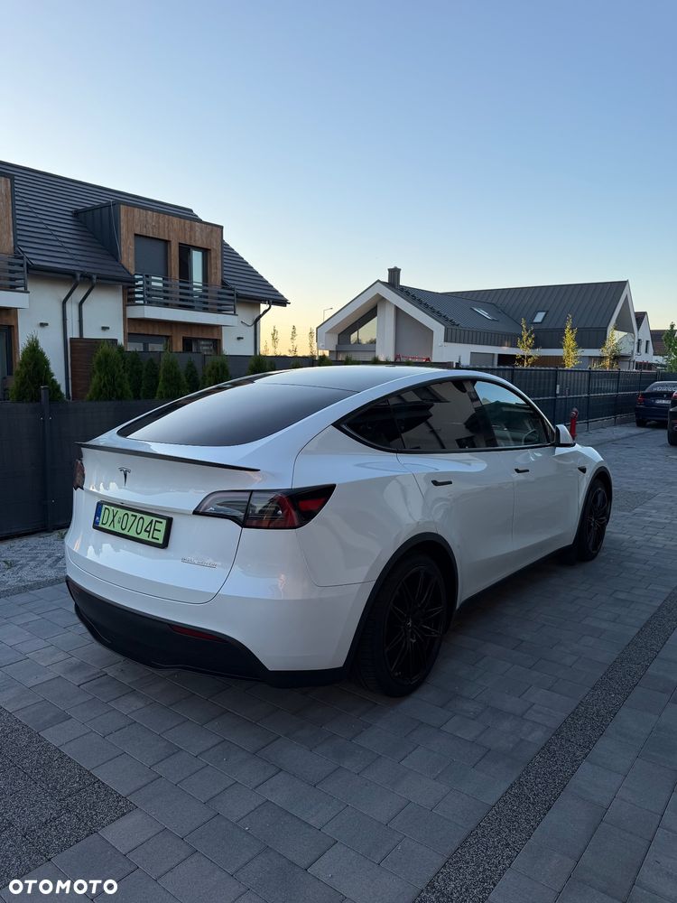 Tesla Model Y Performance AWD - 7