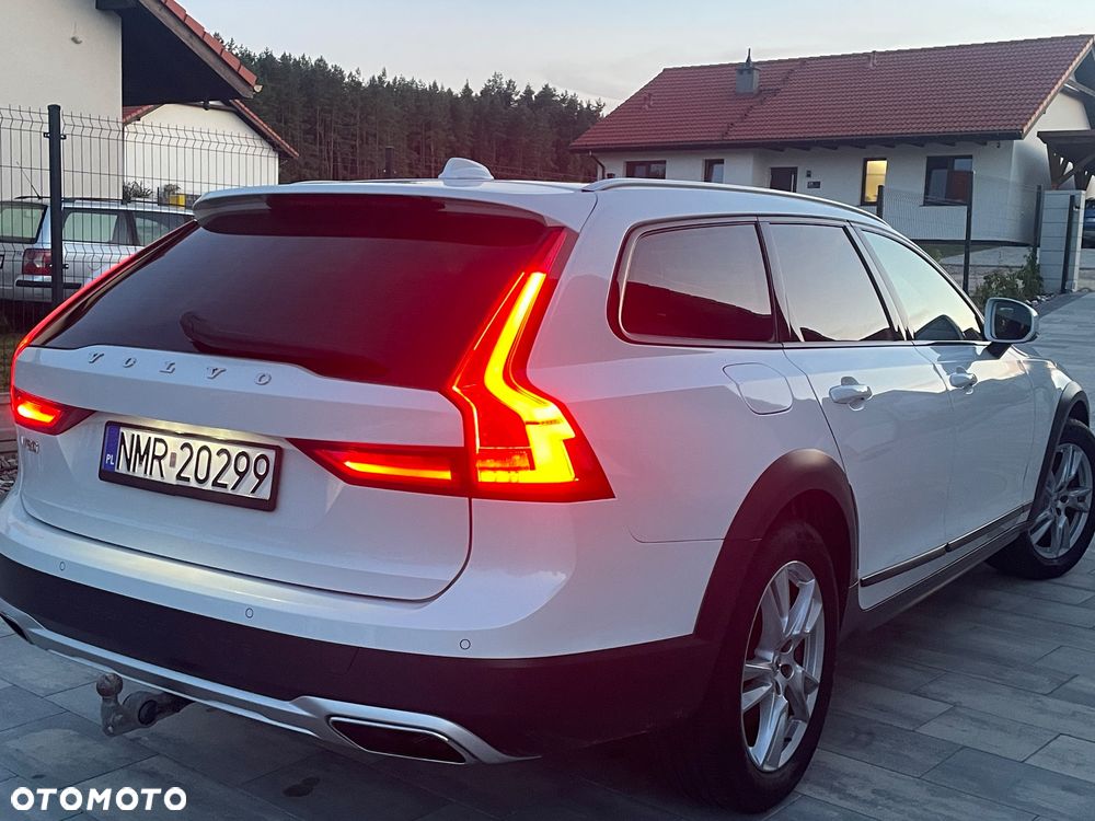Volvo V90 Cross Country D5 AWD Geartronic Pro - 3