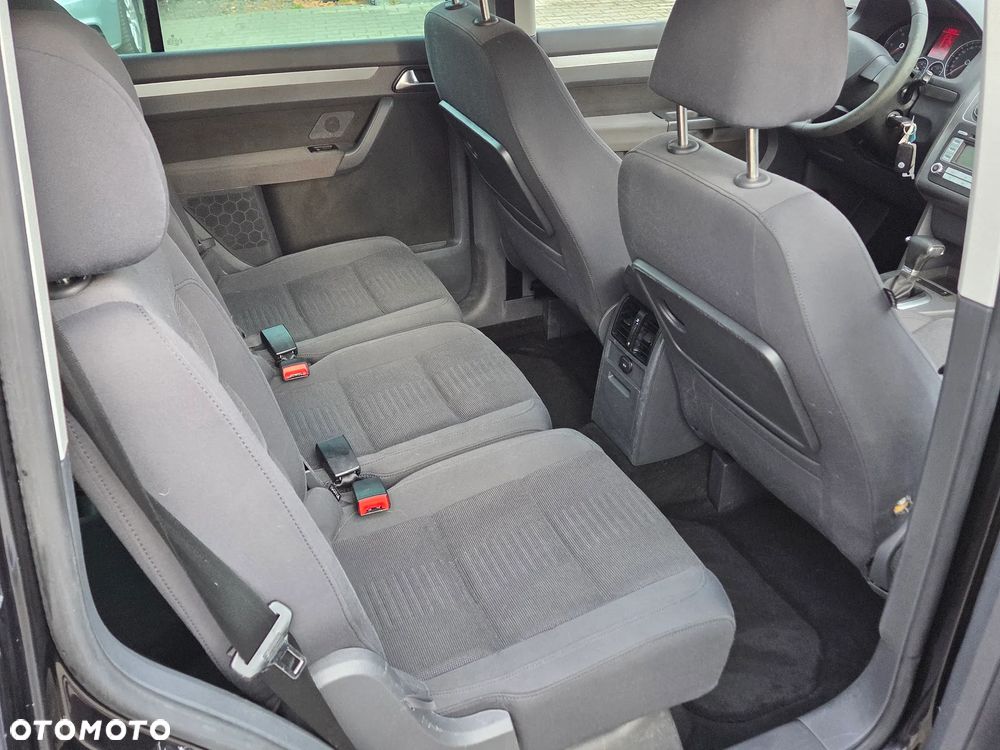 Volkswagen Touran 2.0 TDI DPF DSG Highline - 16