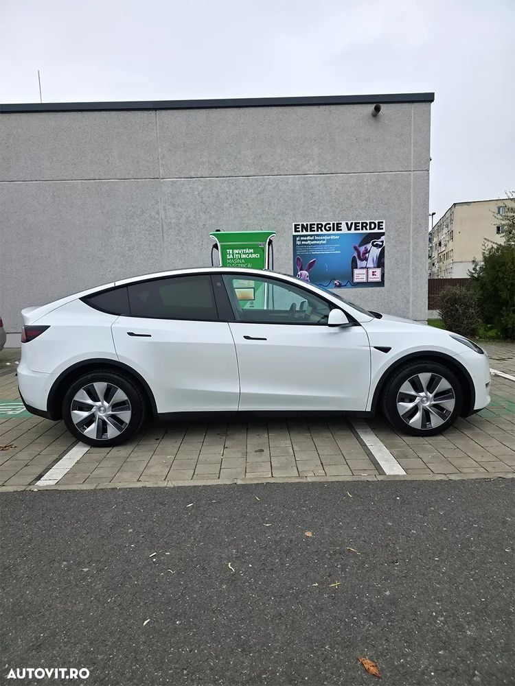 Tesla Model Y AWD Long Range - 4