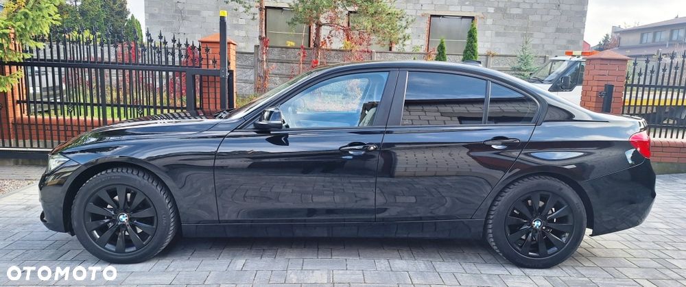 BMW 3 Series 2018 photo 5