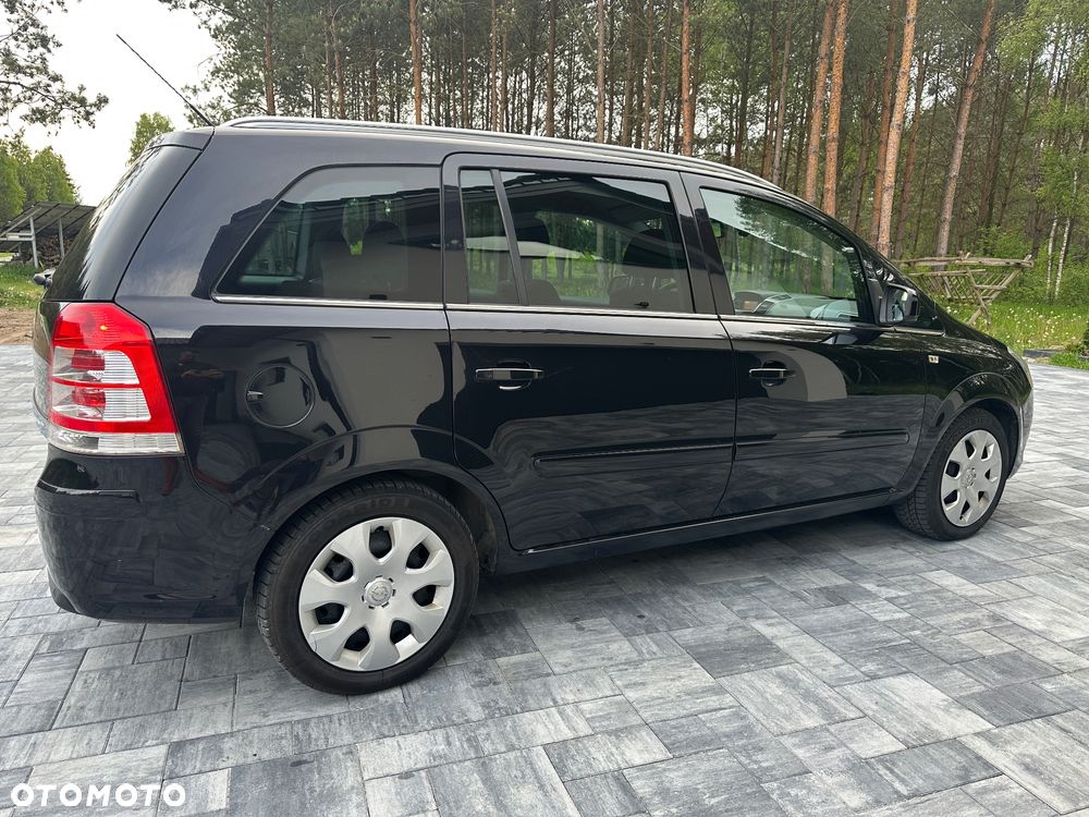 Opel Zafira 1.8 Cosmo - 16