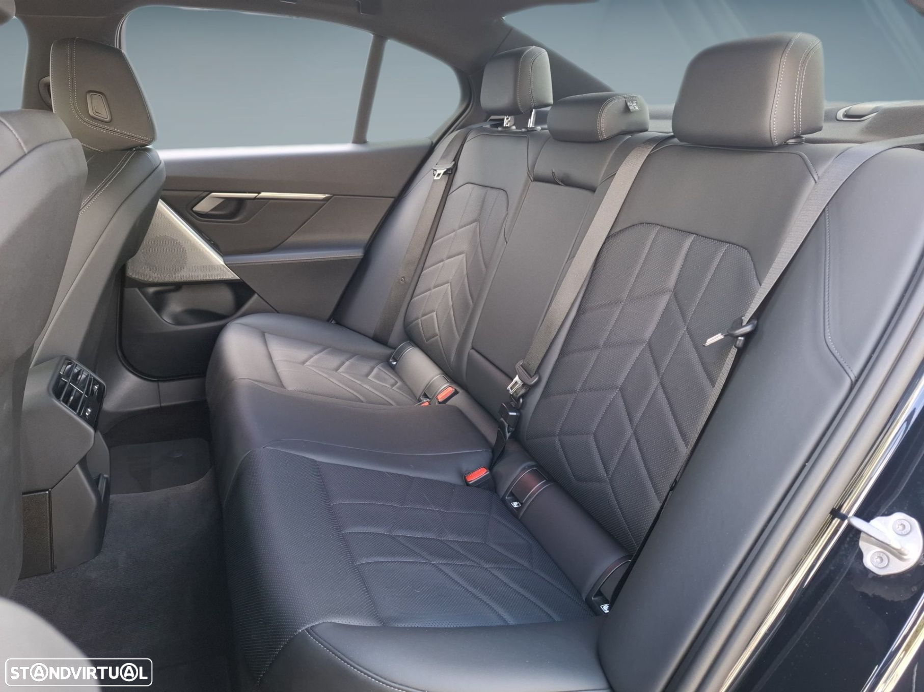 BMW 520 d Pack Desportivo M - 12