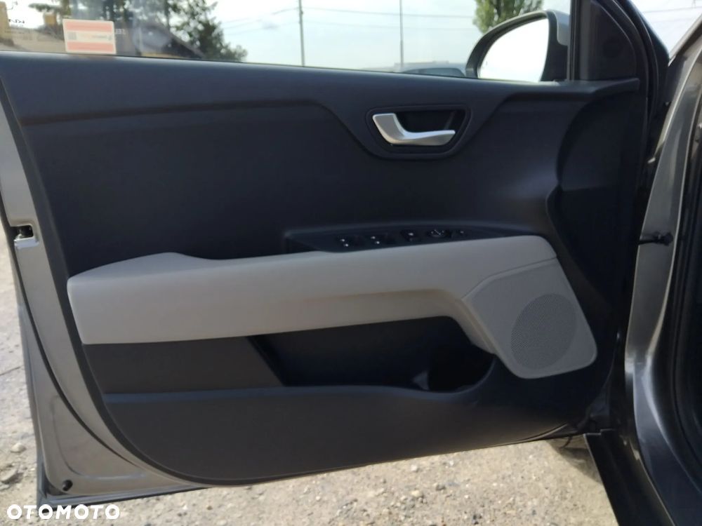 Kia Stonic 1.2 L - 20