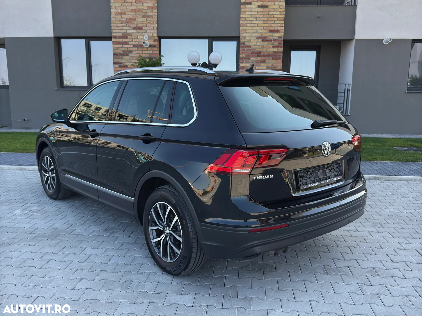 Volkswagen Tiguan - 3