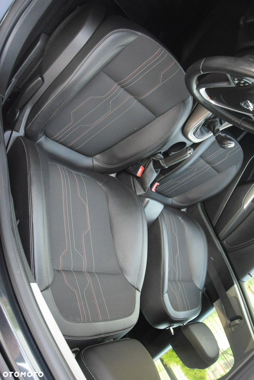 Opel Astra 1.4 Turbo 150 Jahre - 27