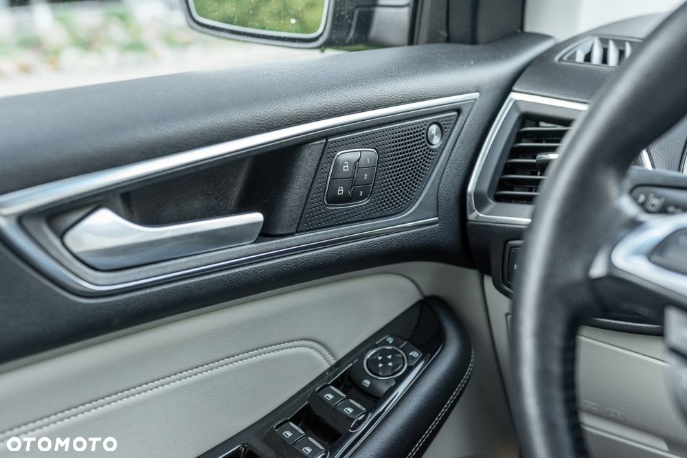 Ford Edge 2.0 EcoBlue Bi-Turbo 4x4 Titanium - 29