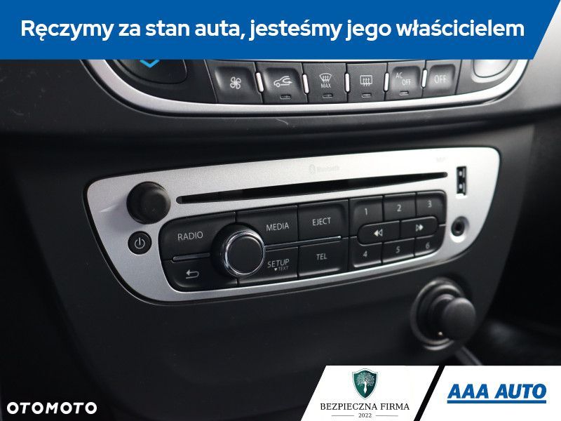 Renault Fluence - 16