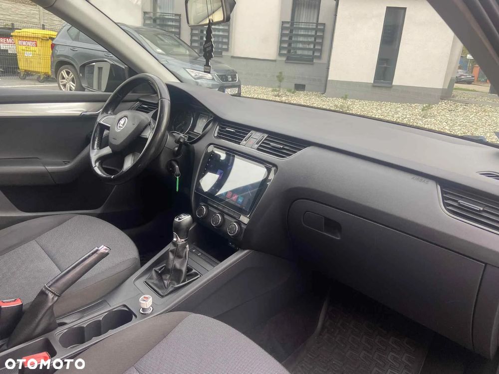 Skoda Octavia 1.2 TSI Ambiente - 25
