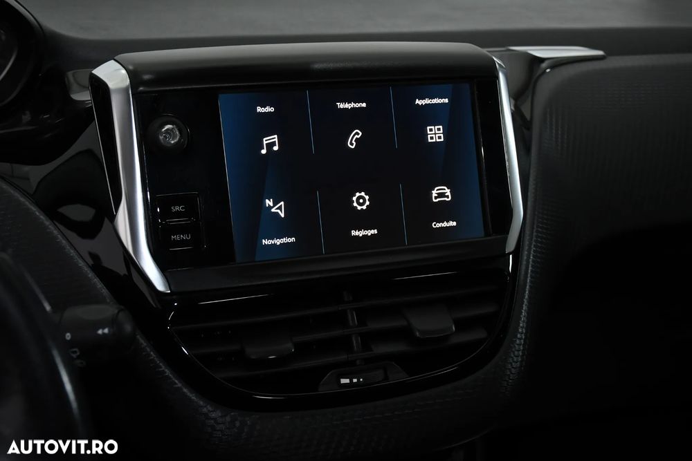 Peugeot 2008 PureTech 110 GPF Stop&Start EAT6 Signature - 19