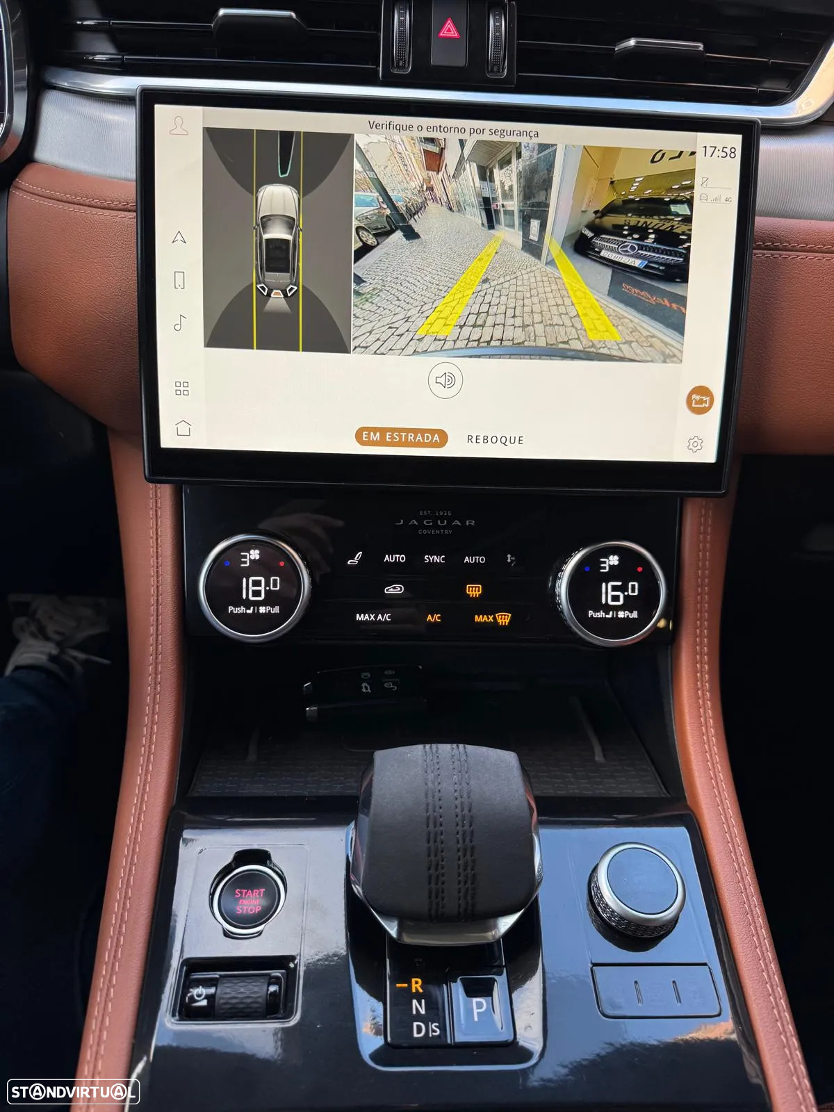 Jaguar F-Pace 2.0 P400e AWD R-Dynamic HSE - 28