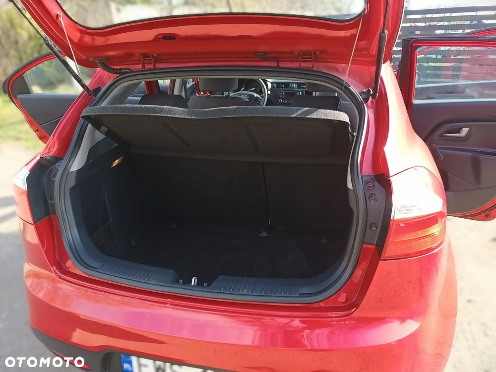 Kia Rio - 33