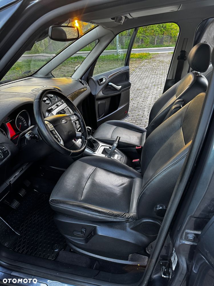 Ford Galaxy 2009 photo 2