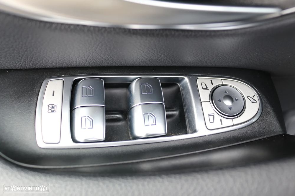 Mercedes-Benz E 300 de AMG Line - 22