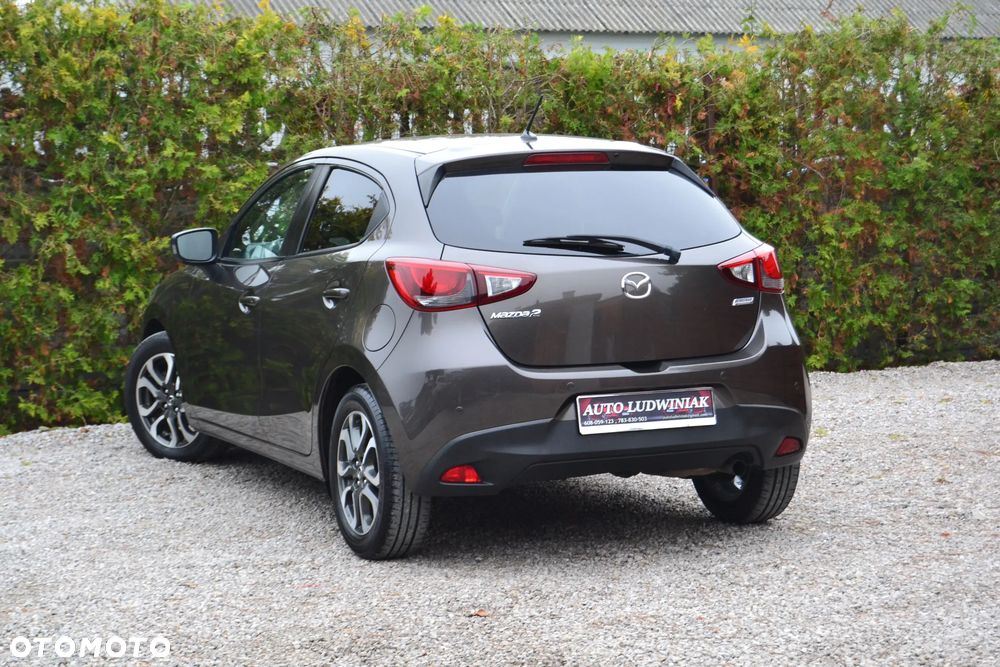 Mazda 2 2017 photo 2