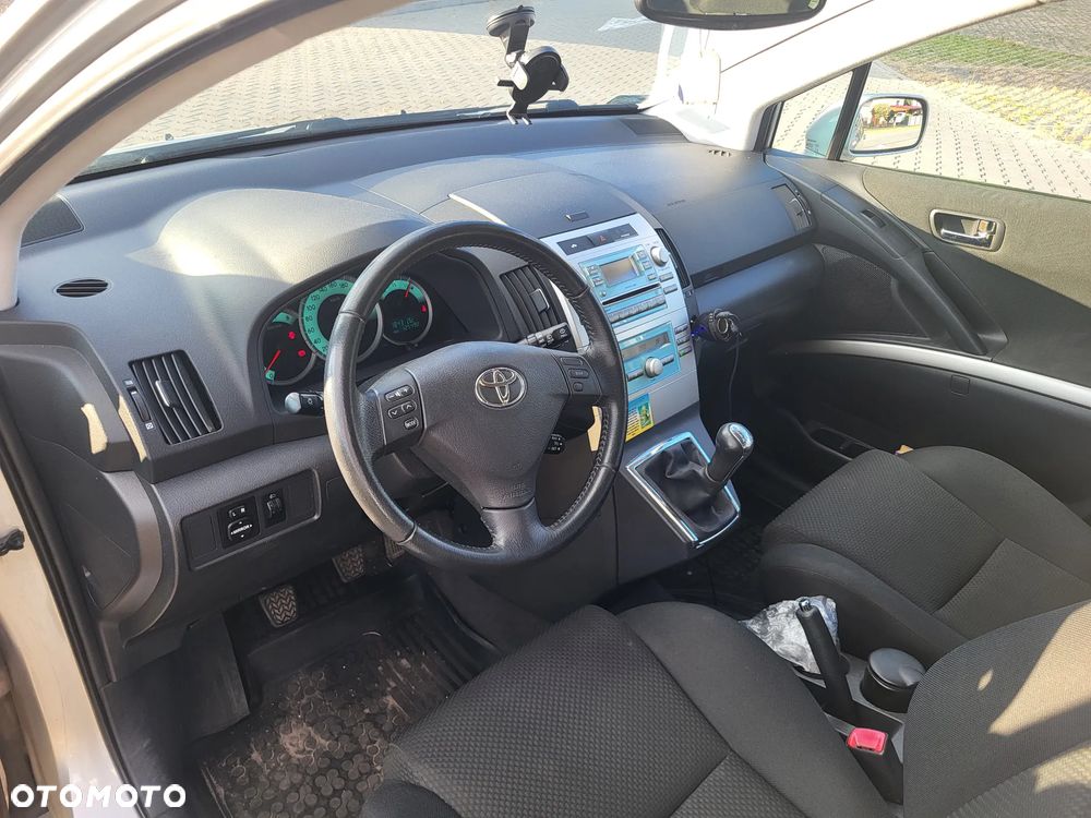 Toyota Corolla Verso 1.8 Sol 7os - 3