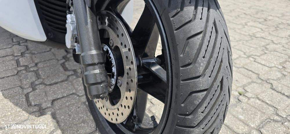 Yamaha X-Max - 6