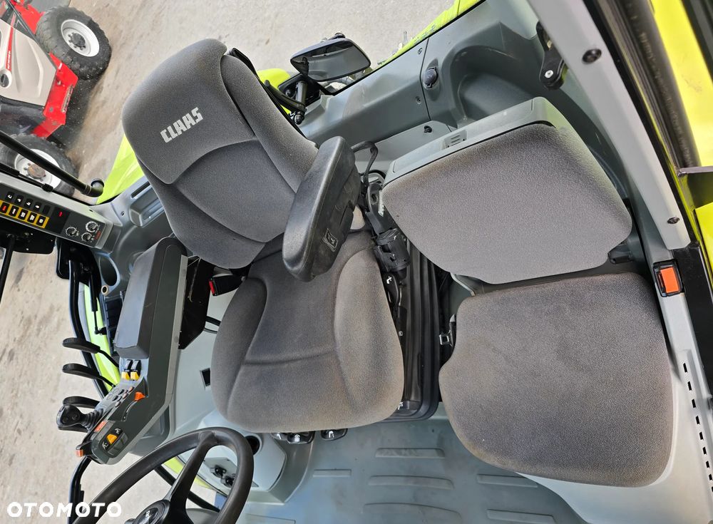 Claas Arion 640 - 12