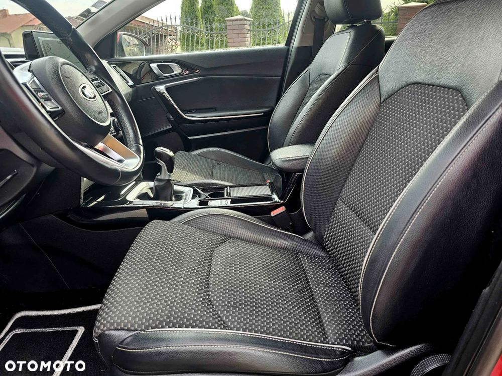 Kia Ceed 1.4 T-GDI L Business Line Plus - 18