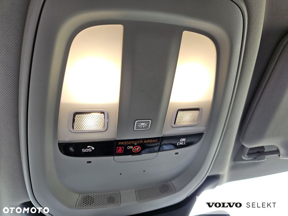 Volvo V90 Cross Country - 22