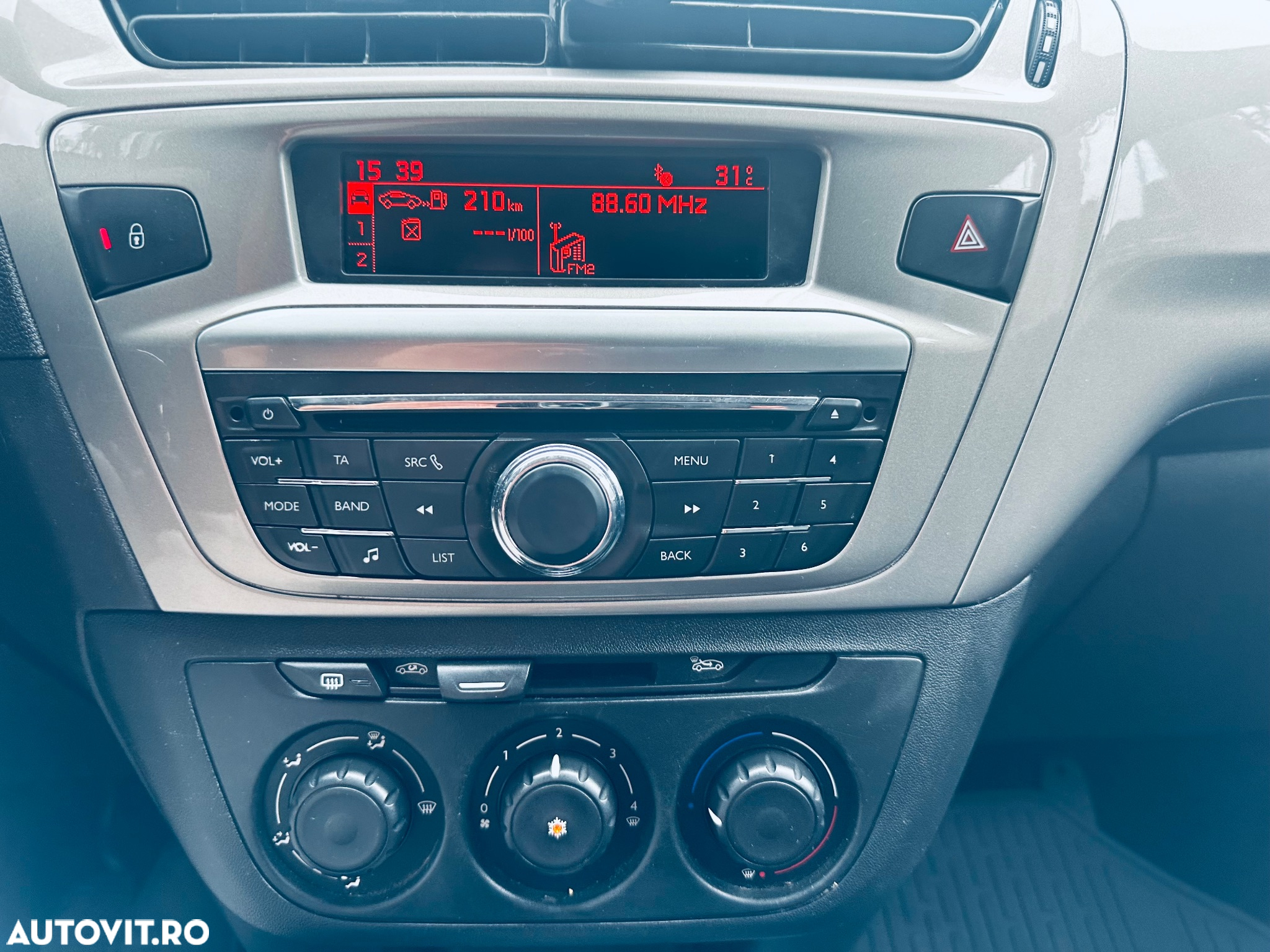 Citroën C-Elysée 1.2 PureTech BVM Live - 25