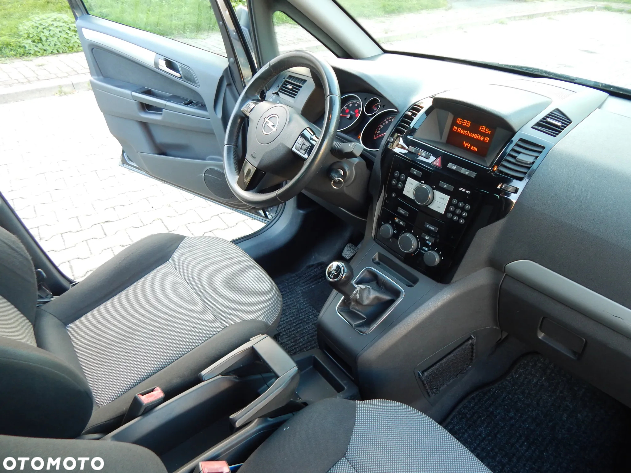 Opel Zafira 1.8 Cosmo - 15
