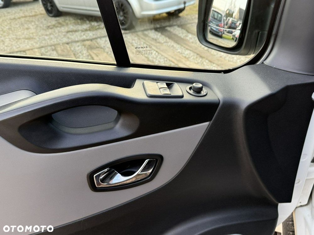 Renault Trafic - 17