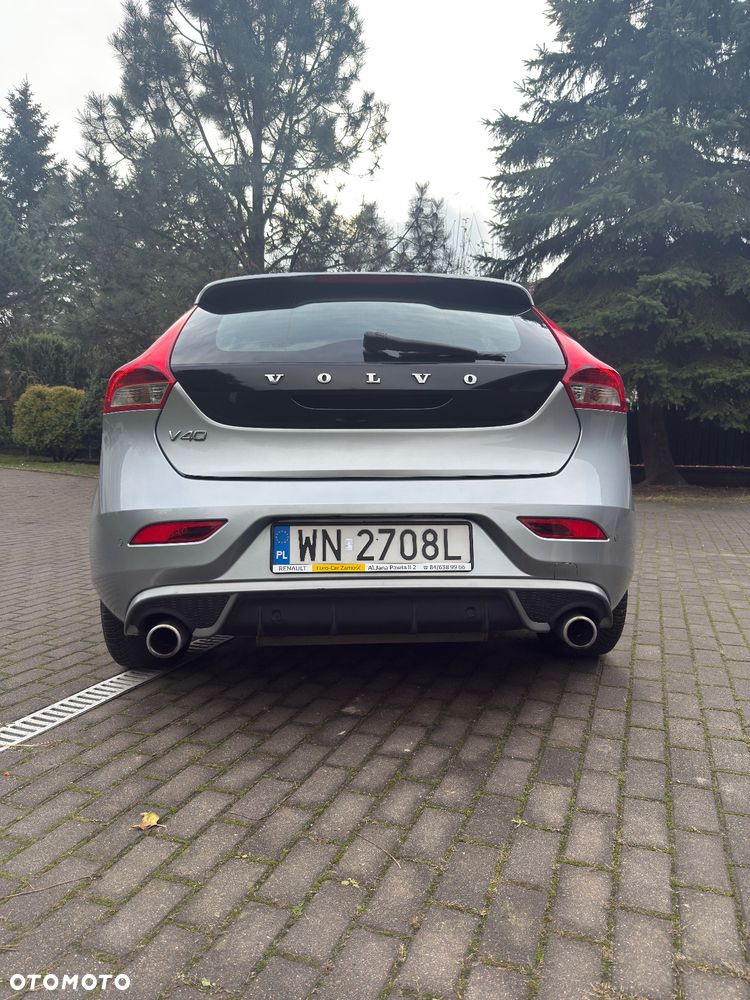 Volvo V40 D2 R-Design - 6