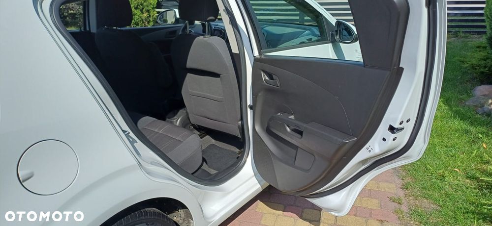 Chevrolet Aveo 1.4 LTZ - 21