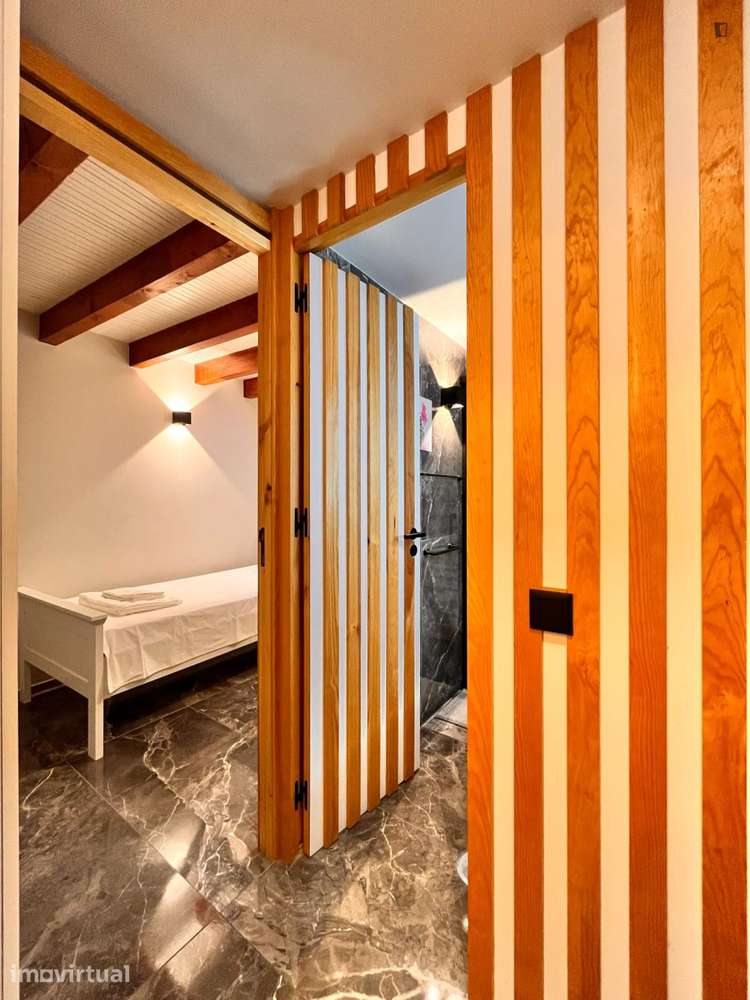 Casa com 2 quartos - localizado em Lordelo do Ouro Porto - Grande imagem: 2/22