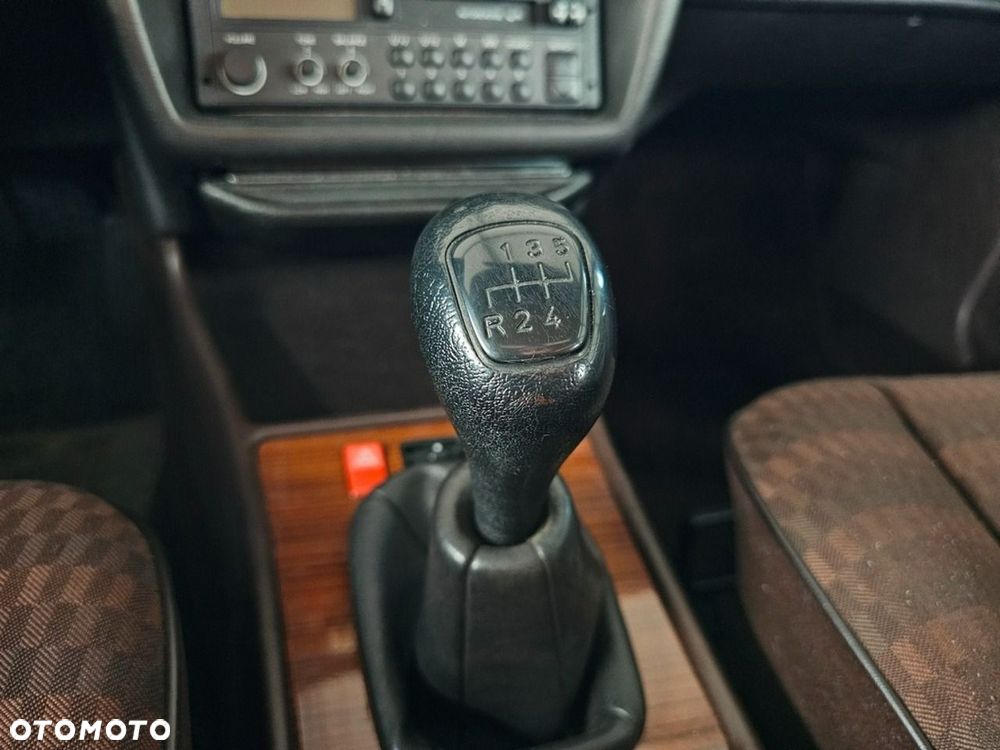Mercedes-Benz W201 (190) - 20