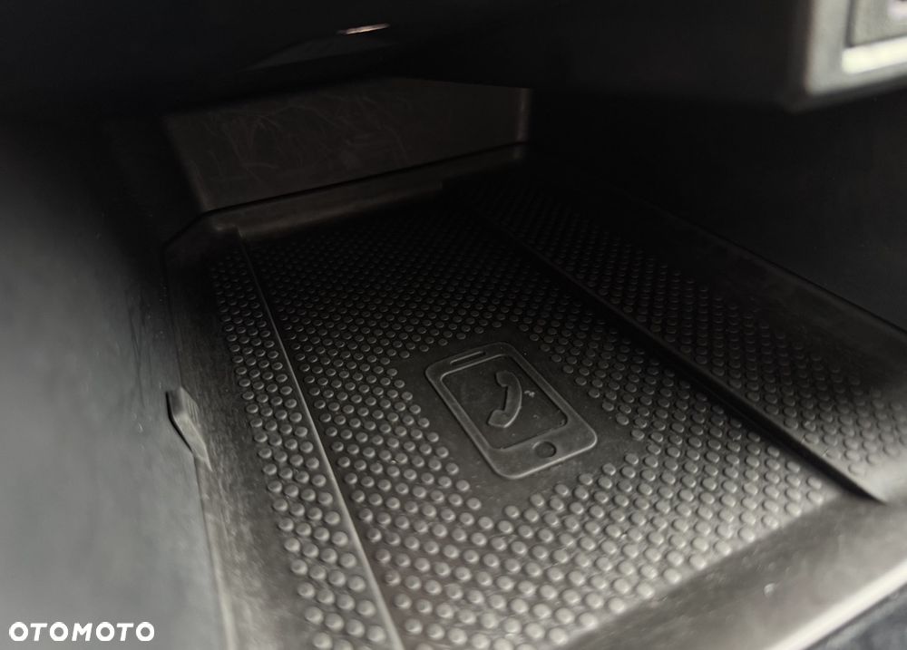 Volkswagen T-Cross - 33