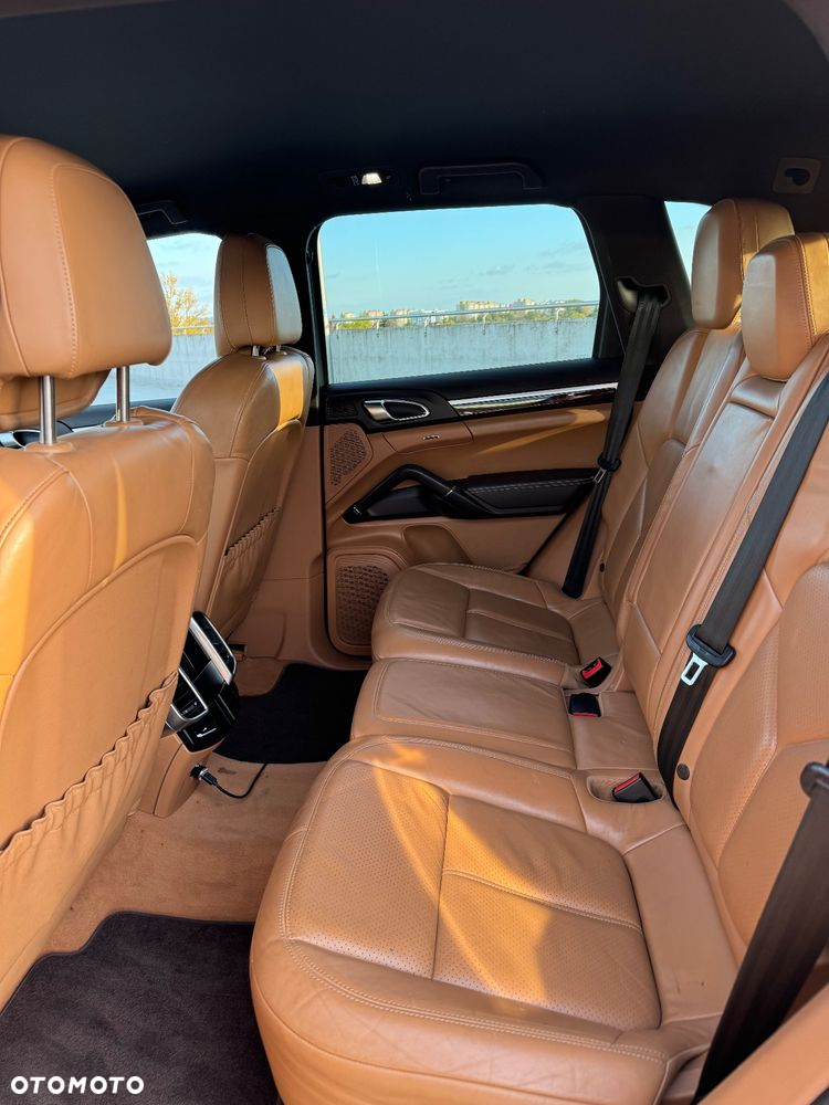 Porsche Cayenne - 4