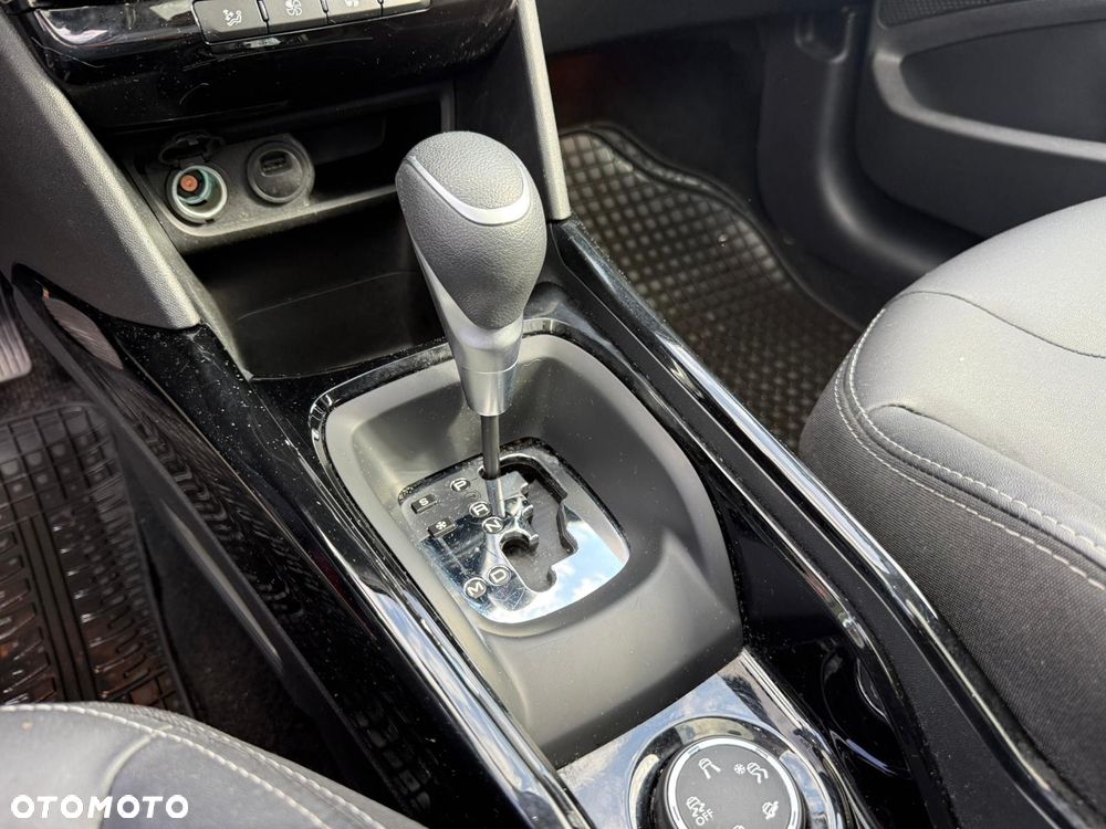 Peugeot 2008 1.2 Pure Tech Allure S&S EAT6 - 22