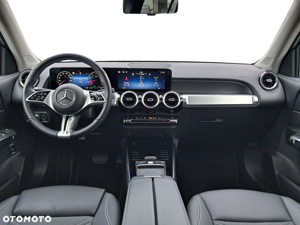Mercedes-Benz GLB - 10